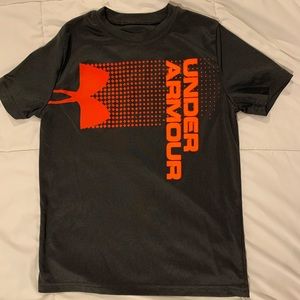 Under Armor Boys T-Shirt Size S